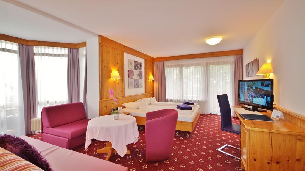 Hotel Schwarzenbergs Traube Glottertal Pokoj fotografie