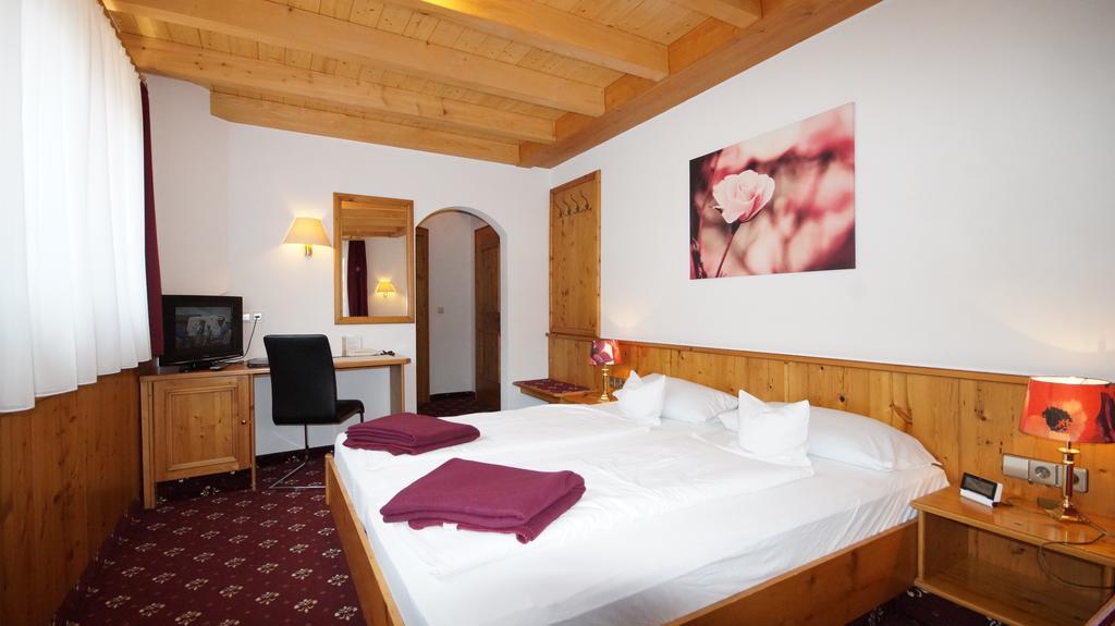 Hotel Schwarzenbergs Traube Glottertal Exteriér fotografie