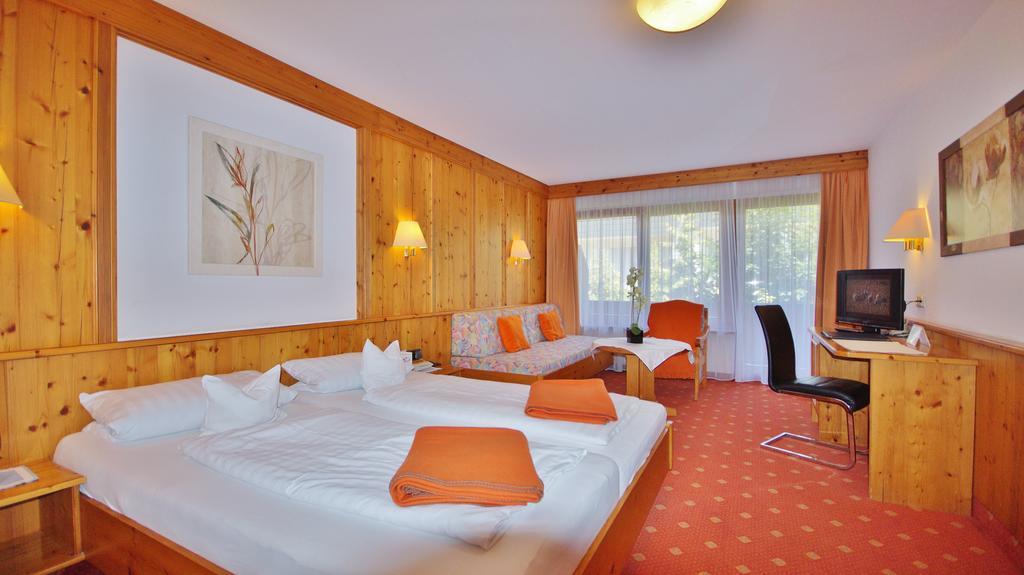 Hotel Schwarzenbergs Traube Glottertal Exteriér fotografie