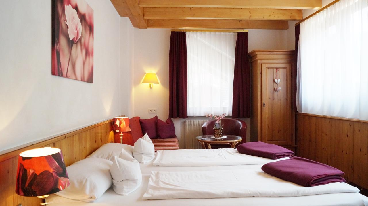 Hotel Schwarzenbergs Traube Glottertal Exteriér fotografie