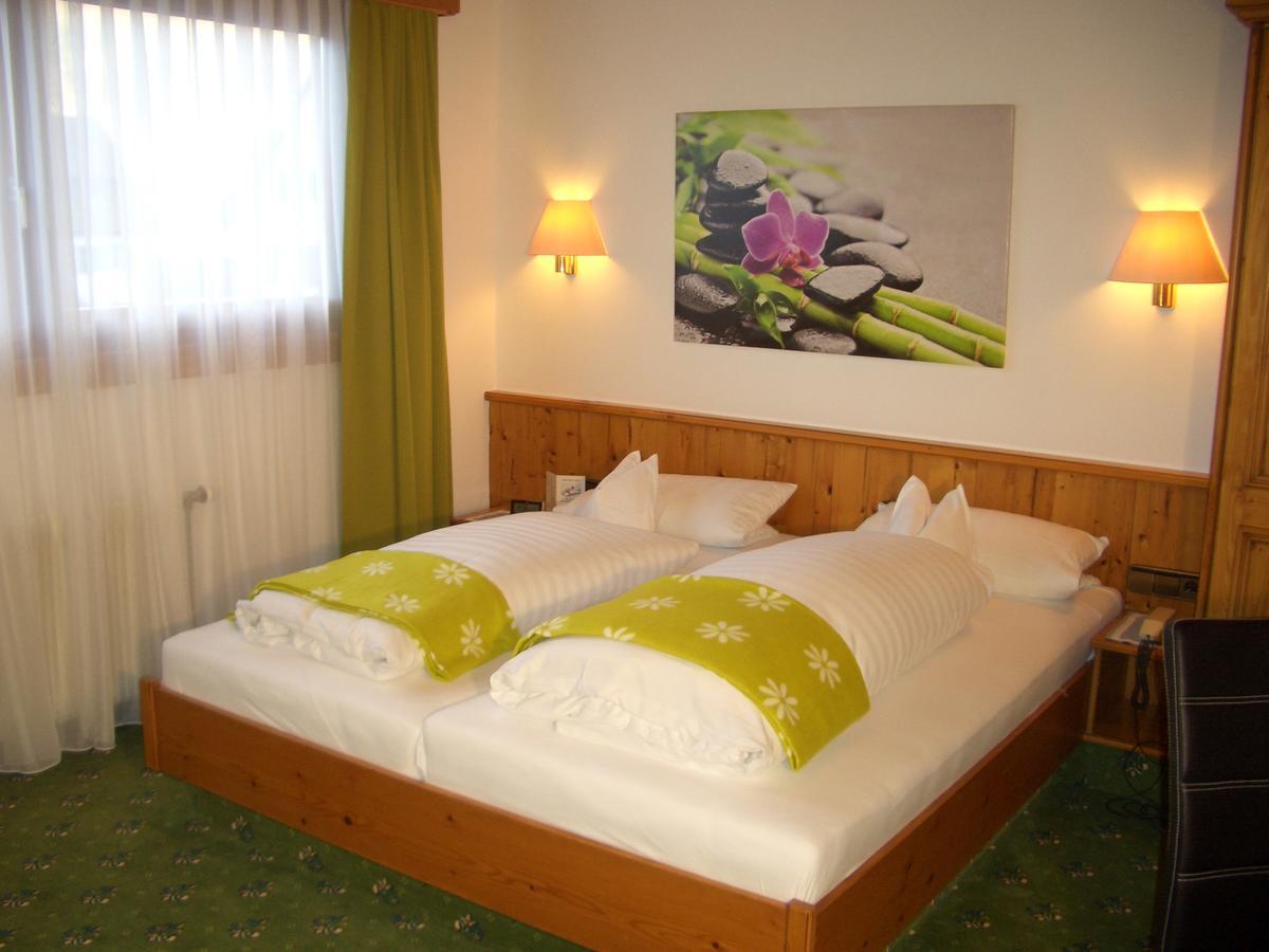 Hotel Schwarzenbergs Traube Glottertal Exteriér fotografie