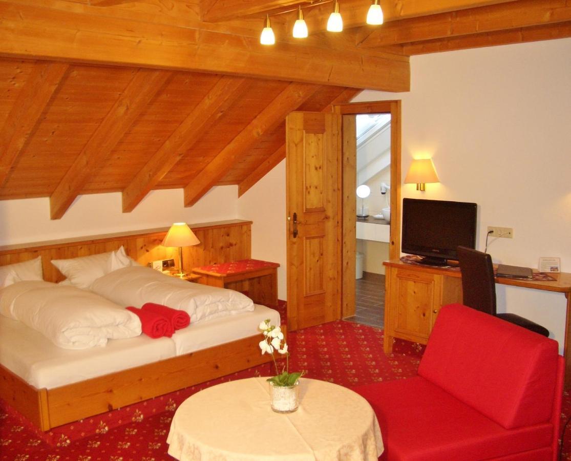Hotel Schwarzenbergs Traube Glottertal Pokoj fotografie